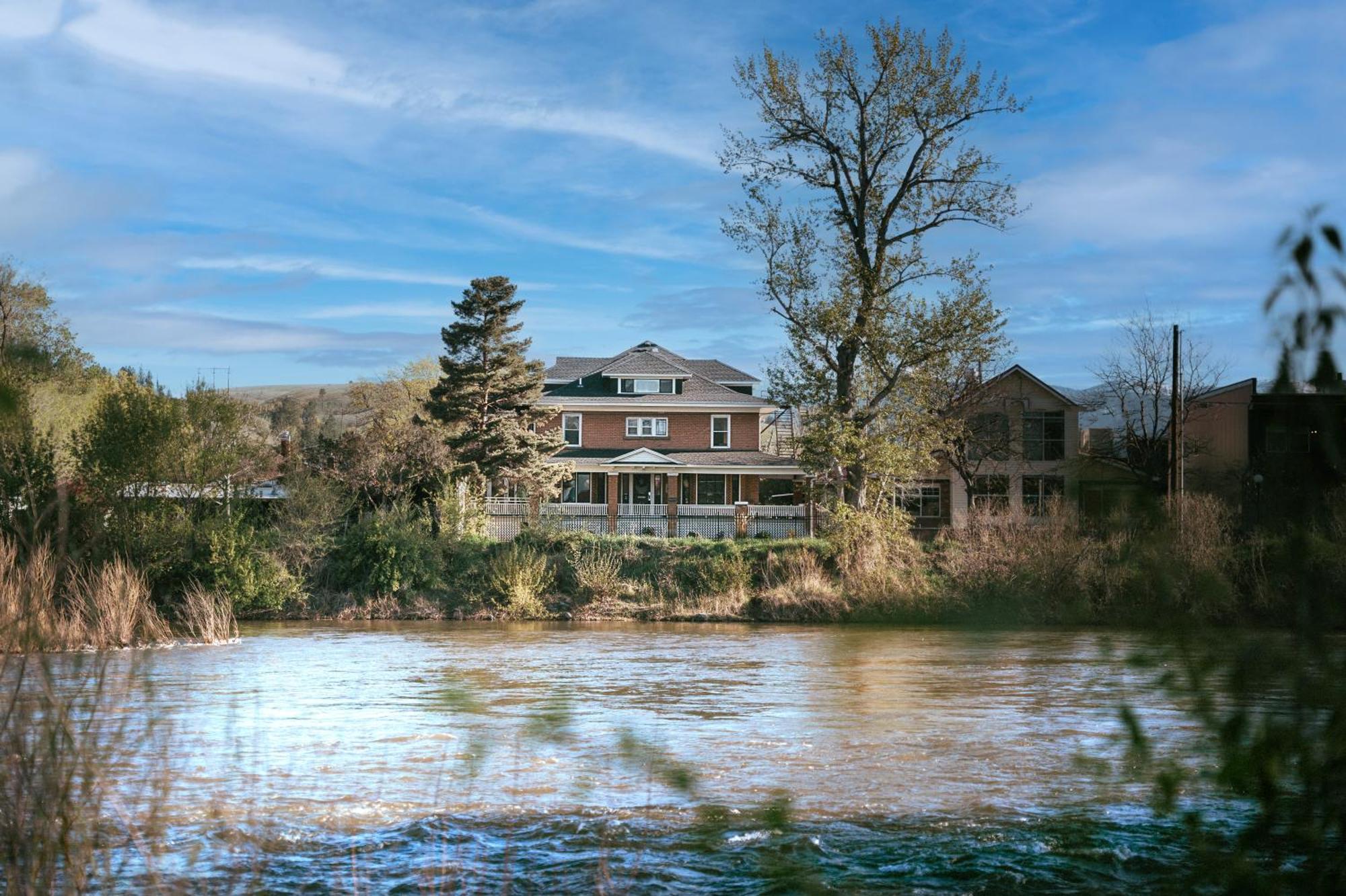 Goldsmith'S River Front Inn Missoula Buitenkant foto